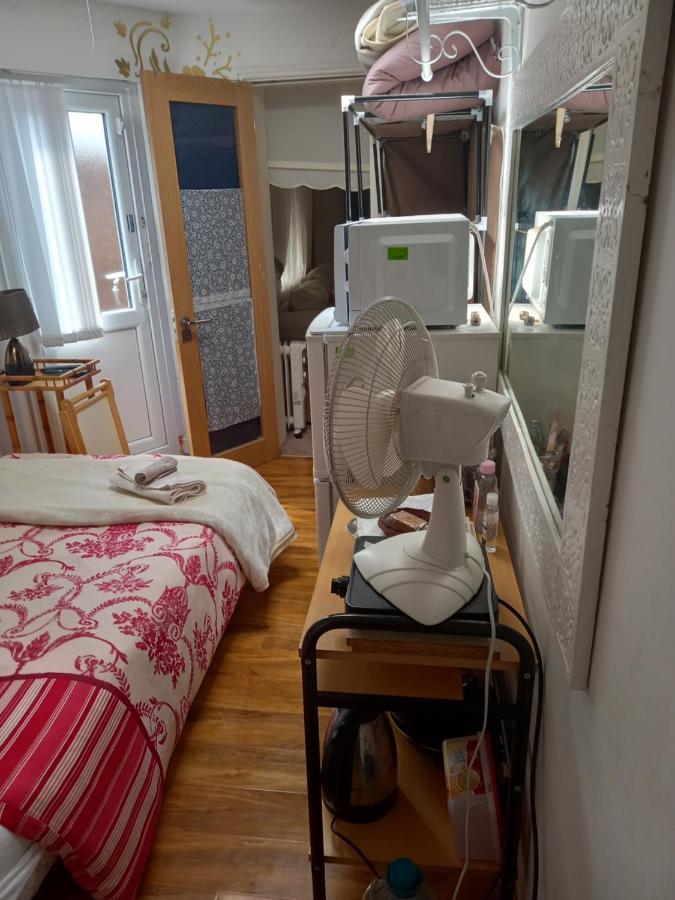 Larchmont Stay Side En Suite With Small Double Bed Λέστερ Εξωτερικό φωτογραφία